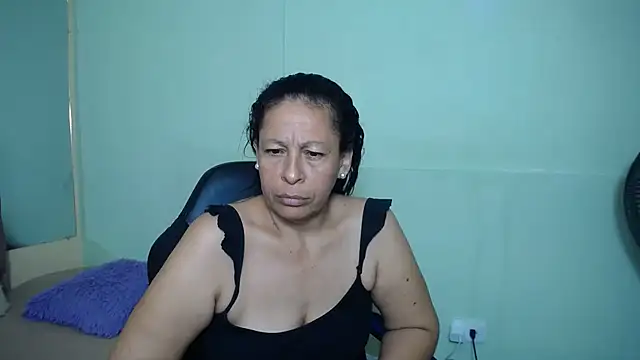 Snapshot of mature_martina chatting on February 26, 10:04 am mature martina online show from February 26, 10:04 am