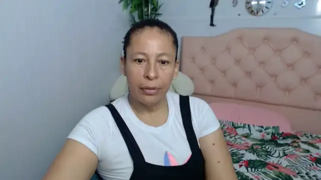 mature martina online show from September 25, 11:08 pm