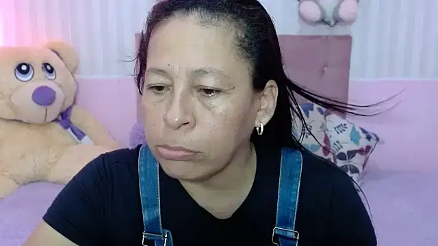 Snapshot of mature_martina chatting on November 20, 5:56 pm mature martina online show from November 20, 5:56 pm