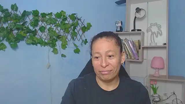 Snapshot of mature_martina chatting on December 5, 7:10 pm mature martina online show from December 5, 7:10 pm