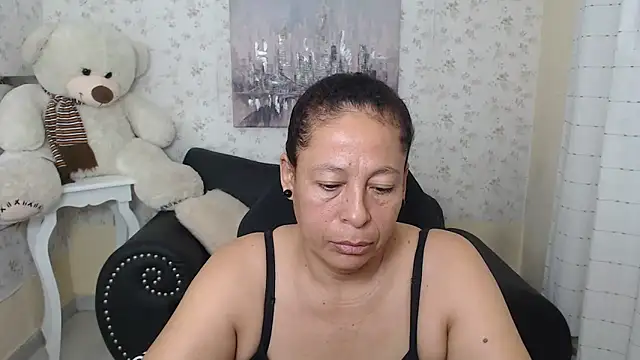 Snapshot of mature_martina chatting on April 18, 9:57 am mature martina online show from April 18, 9:57 am