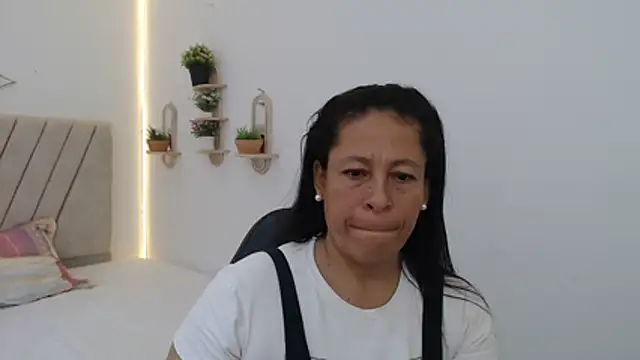 Snapshot of mature_martina chatting on April 27, 8:07 pm mature martina online show from April 27, 8:07 pm