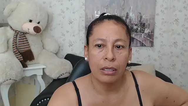 Snapshot of mature_martina chatting on April 30, 10:54 am mature martina online show from April 30, 10:54 am