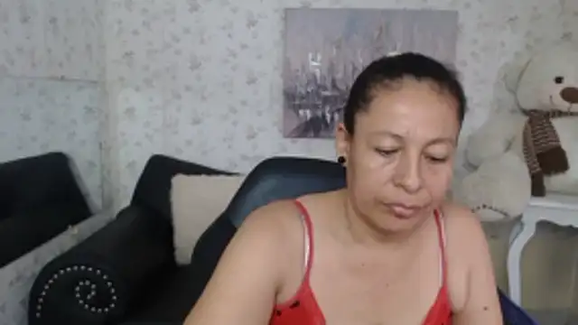 Snapshot of mature_martina chatting on May 26, 8:16 pm mature martina online show from May 26, 8:16 pm