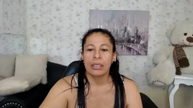 Snapshot of mature_martina chatting on May 31, 1:07 pm mature martina online show from May 31, 1:07 pm