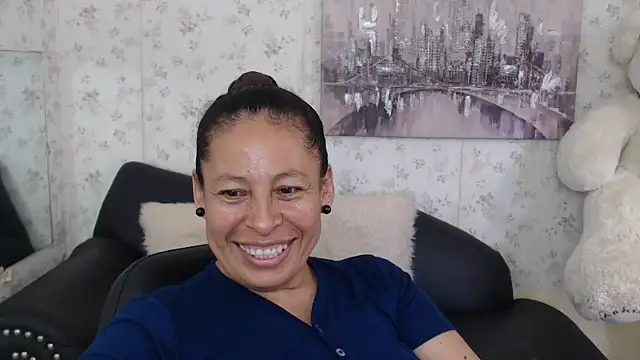 Snapshot of mature_martina chatting on June 20, 8:44 pm mature martina online show from June 20, 8:44 pm