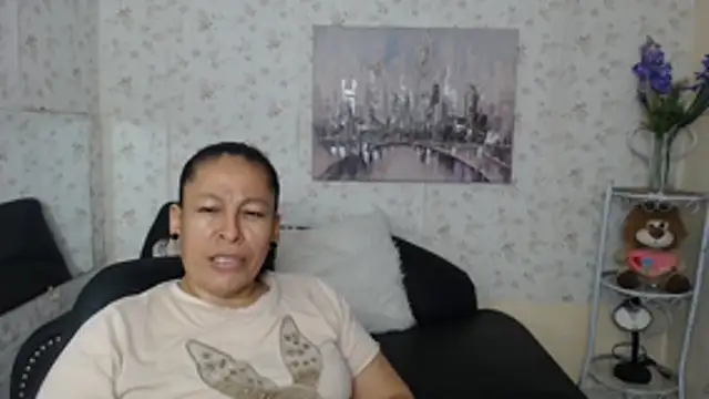 Snapshot of mature_martina chatting on July 9, 10:25 pm mature martina online show from July 9, 10:25 pm