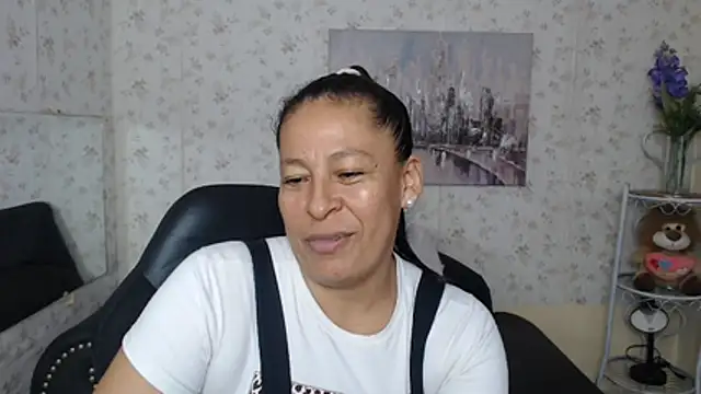 Snapshot of mature_martina chatting on July 11, 10:00 pm mature martina online show from July 11, 10:00 pm