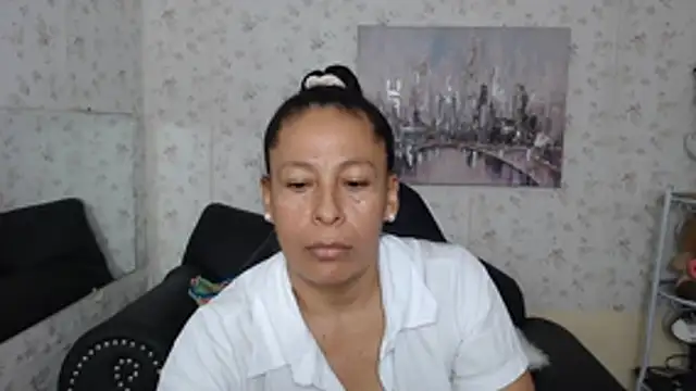 Snapshot of mature_martina chatting on July 14, 10:21 am mature martina online show from July 14, 10:21 am