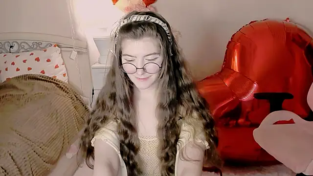 Snapshot of RuthMorse chatting on February 19, 6:15 pm RuthMorse online show from February 19, 6:15 pm