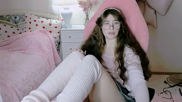 Snapshot of RuthMorse chatting on February 24, 6:39 pm RuthMorse online show from February 24, 6:39 pm