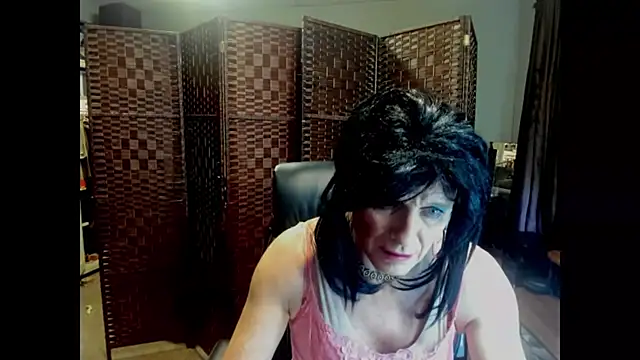 Snapshot of CharlotteAshton chatting on May 23, 1:37 pm CharlotteAshton online show from May 23, 1:37 pm
