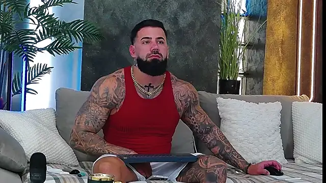 masterkingofmusclee online show from October 20, 10:49 am