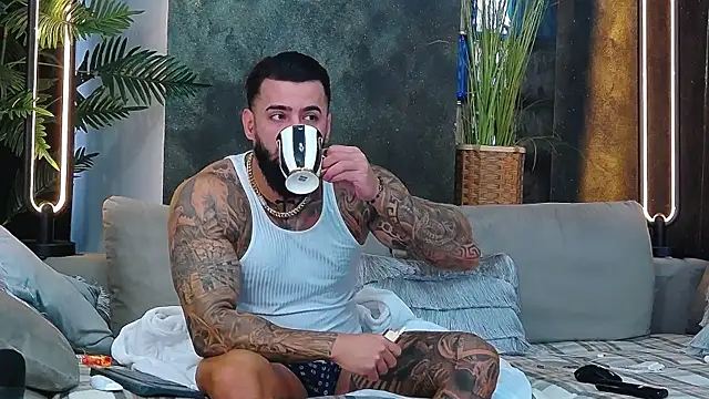 masterkingofmusclee online show from November 13, 9:08 am