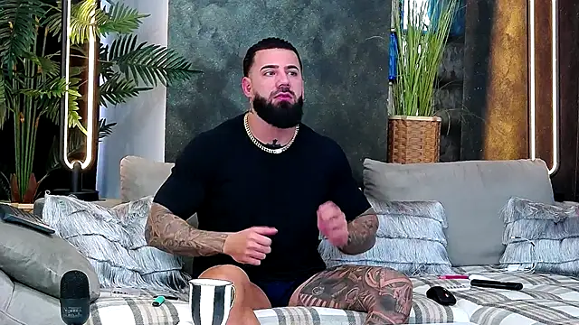 masterkingofmusclee online show from November 17, 7:47 am