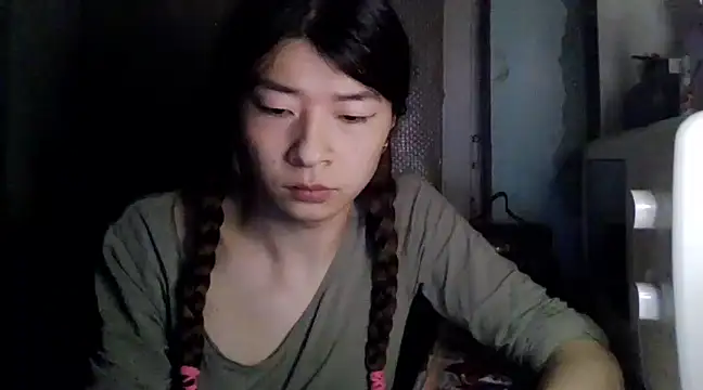 CarlyJoy online show from February 26, 3:30 pm