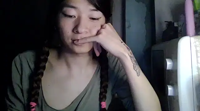 CarlyJoy online show from February 26, 6:32 pm