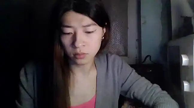 CarlyJoy online show from March 5, 2:45 pm