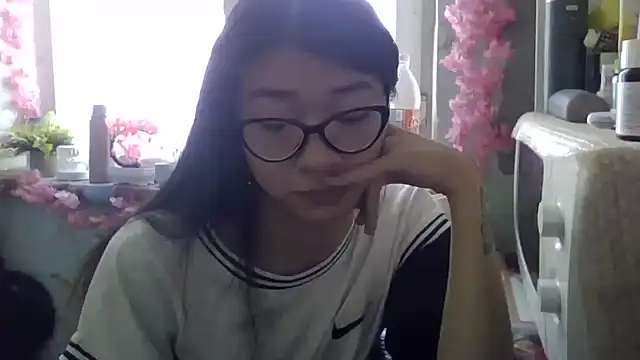 CarlyJoy online show from October 3, 8:55 am