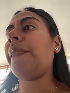 im amber online show from February 5, 1:54 pm