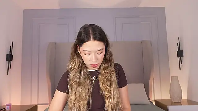 chloe d online show from July 6, 12:57 pm