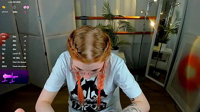 Snapshot of Mira__Blush chatting on January 23, 3:05 am Mira Blush online show from January 23, 3:05 am