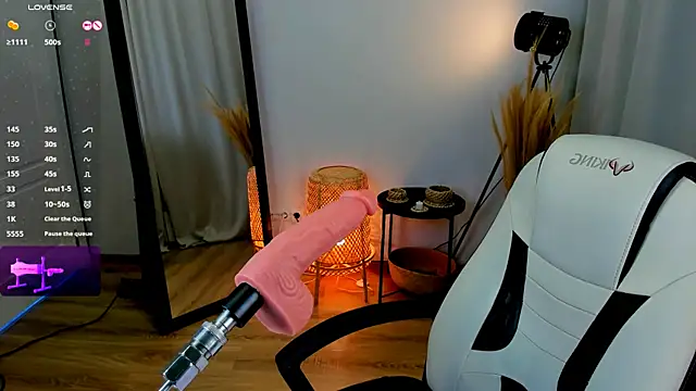 Snapshot of Mira__Blush chatting on January 25, 1:10 am Mira Blush online show from January 25, 1:10 am