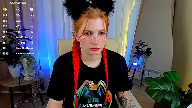 Snapshot of Mira__Blush chatting on February 24, 2:40 am Mira Blush online show from February 24, 2:40 am