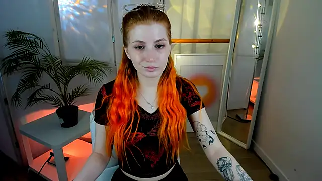 Snapshot of Mira__Blush chatting on February 28, 6:32 am Mira Blush online show from February 28, 6:32 am