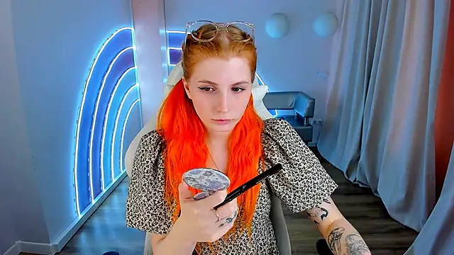 Snapshot of Mira__Blush chatting on February 28, 1:47 pm Mira Blush online show from February 28, 1:47 pm