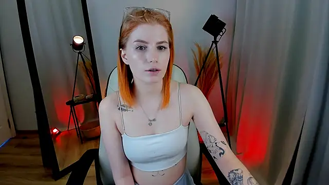 Snapshot of Mira__Blush chatting on March 6, 8:37 pm Mira Blush online show from March 6, 8:37 pm