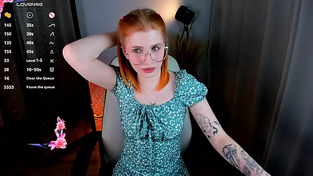 Snapshot of Mira__Blush chatting on March 8, 9:39 am Mira Blush online show from March 8, 9:39 am