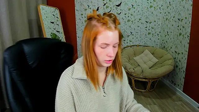 Snapshot of Mira__Blush chatting on October 23, 1:32 pm Mira Blush online show from October 23, 1:32 pm