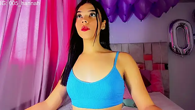 Hannahsmit online show from October 30, 9:37 pm