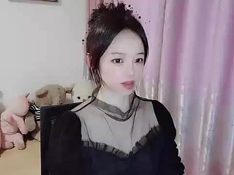 Snapshot of wwcc123 chatting on November 6, 2:12 am wwcc123 online show from November 6, 2:12 am