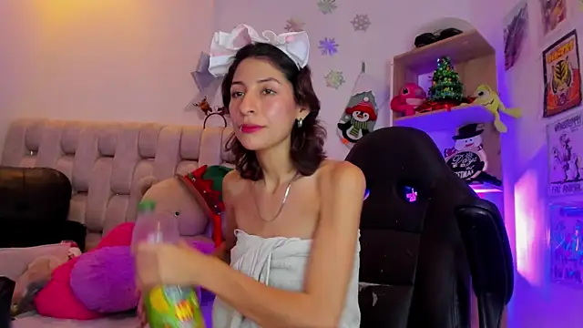 Gorgeous Team online show from December 18, 11:40 pm