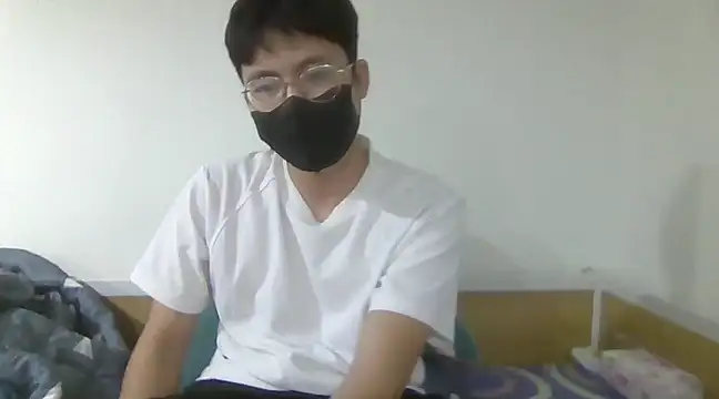 Snapshot of Gwencloudy chatting on January 8, 2:56 pm Gwencloudy online show from January 8, 2:56 pm