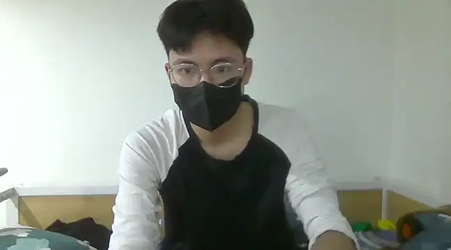 Snapshot of Gwencloudy chatting on January 15, 1:56 am Gwencloudy online show from January 15, 1:56 am