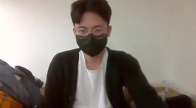 Snapshot of Gwencloudy chatting on February 4, 4:39 pm Gwencloudy online show from February 4, 4:39 pm