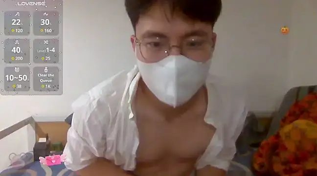 Snapshot of Gwencloudy chatting on February 21, 1:44 pm Gwencloudy online show from February 21, 1:44 pm