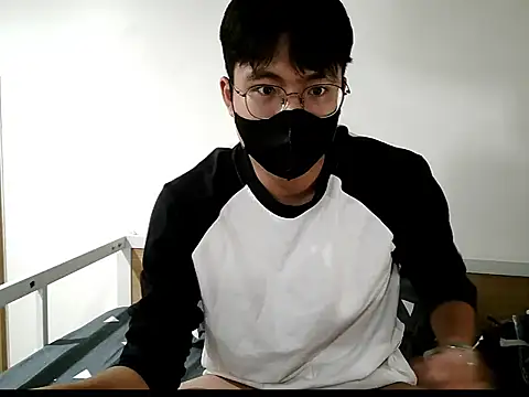 Snapshot of Gwencloudy chatting on October 24, 3:41 pm Gwencloudy online show from October 24, 3:41 pm