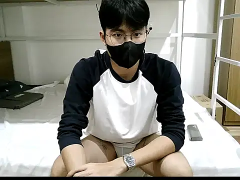 Snapshot of Gwencloudy chatting on November 1, 4:20 pm Gwencloudy online show from November 1, 4:20 pm