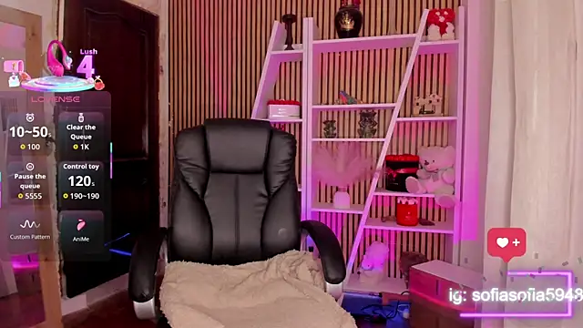 sofiah  online show from February 14, 5:10 pm