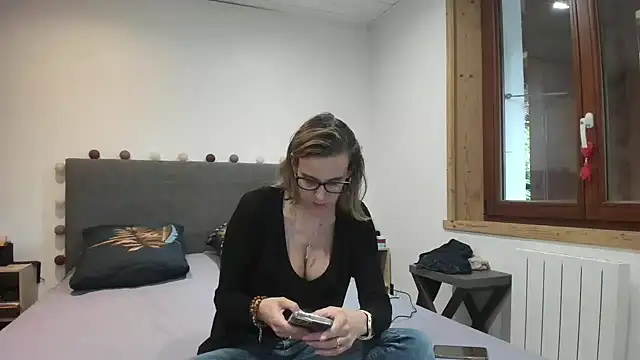 Snapshot of Madame_Callie chatting on June 9, 1:23 pm Madame Callie online show from June 9, 1:23 pm