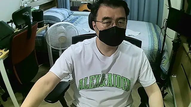 Snapshot of Jackvanlee chatting on June 25, 5:12 am Jackvanlee online show from June 25, 5:12 am
