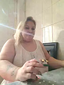 Snapshot of AriannaMilf chatting on January 15, 9:13 am AriannaMilf online show from January 15, 9:13 am