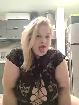 Snapshot of AriannaMilf chatting on January 27, 8:49 pm AriannaMilf online show from January 27, 8:49 pm