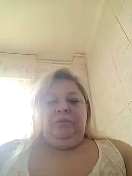 Snapshot of AriannaMilf chatting on March 3, 9:22 am AriannaMilf online show from March 3, 9:22 am