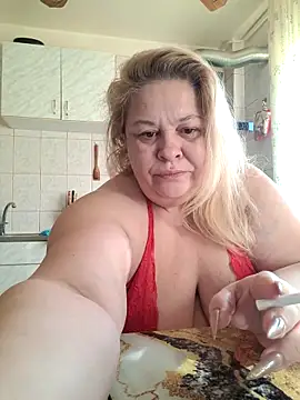 Snapshot of AriannaMilf chatting on September 23, 6:16 am AriannaMilf online show from September 23, 6:16 am