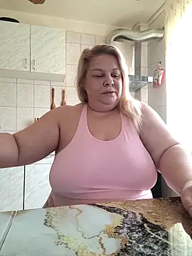 Snapshot of AriannaMilf chatting on October 2, 8:21 am AriannaMilf online show from October 2, 8:21 am